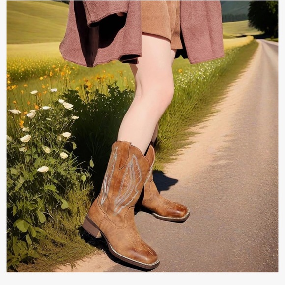 New boots never worn. Cleaning my closet. - Picture 4 of 6